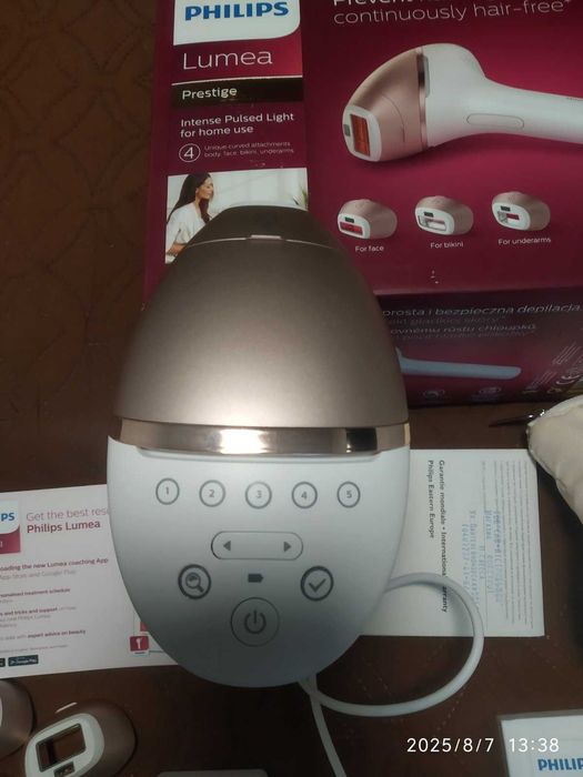 Фотоэпилятлор  Philips Lumea Prestige BRI956/00, б/у-состояние нового
