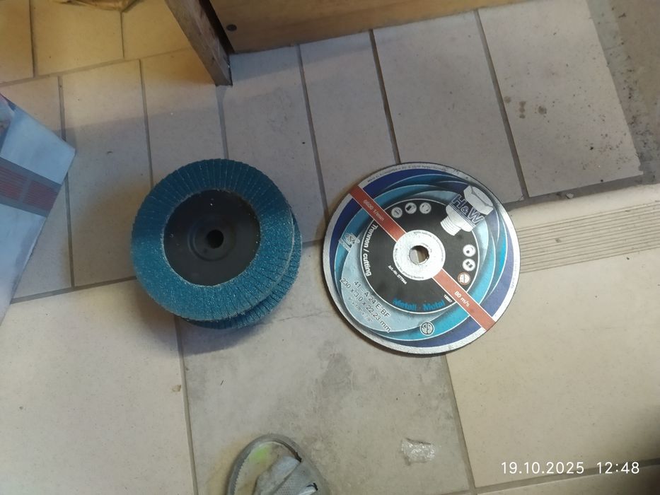 Tarcze do cięć i szlifowania ( lamelka) 240 na dużego Boscha 3 t