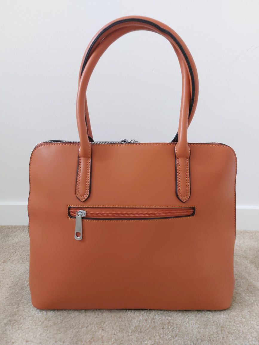 Kuferek camel elegancki NOWY
