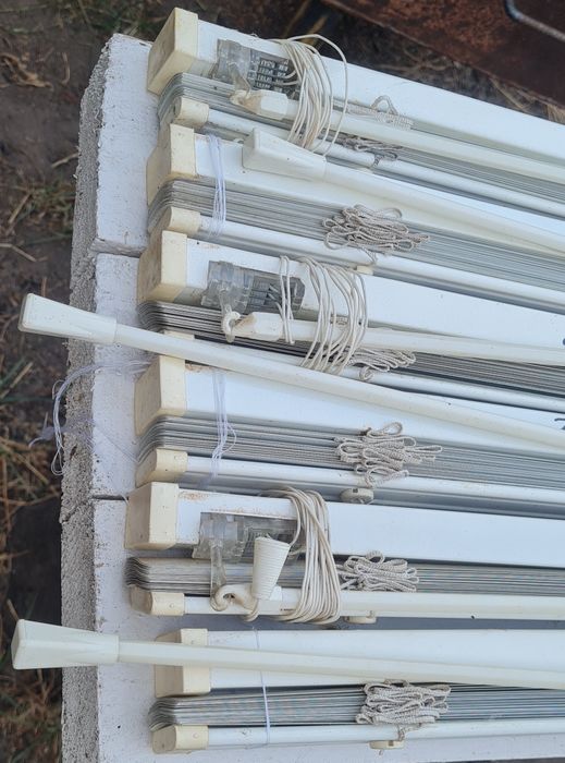 Жалюзі білого кольору