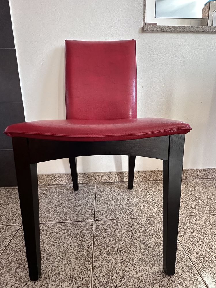 Cadeira em pele novas