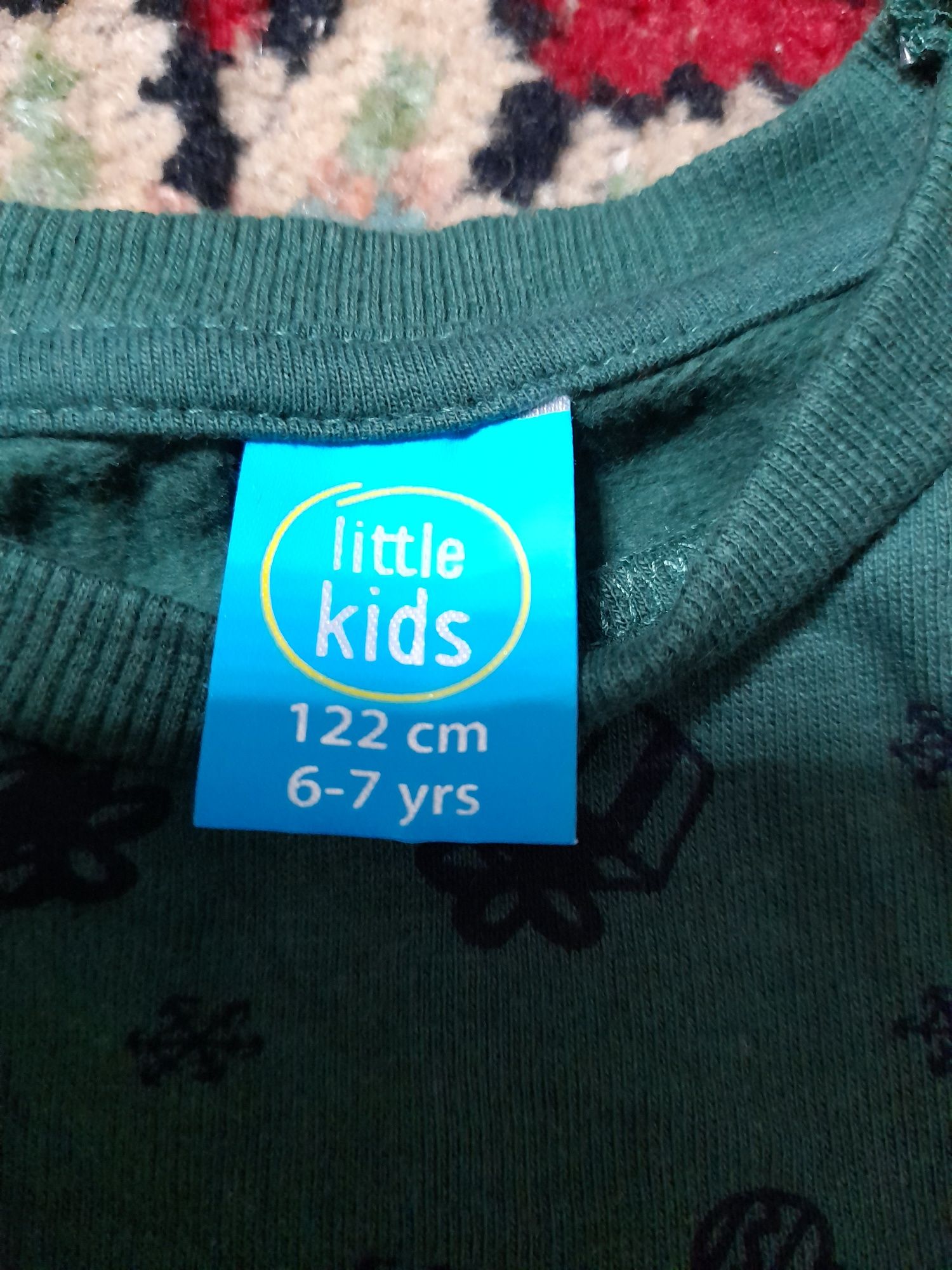 Sprzedam bluzy z długim rękawem.