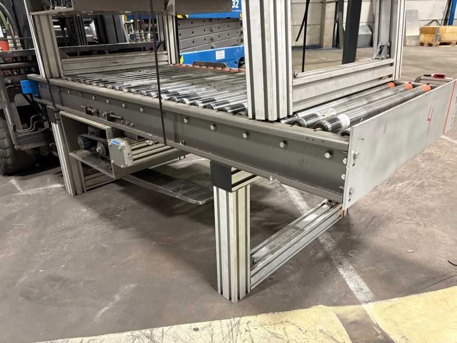 • Przenośnik rolkowy do sortowania • Mowing •