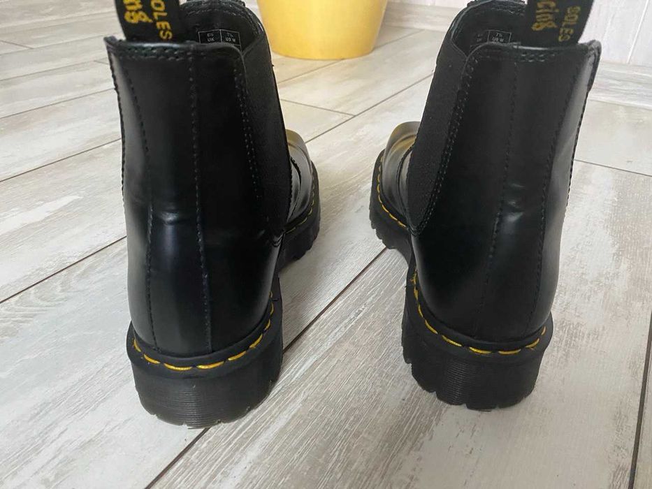 Продам оригінальні Dr. Martens 2976 YS —  Челсі