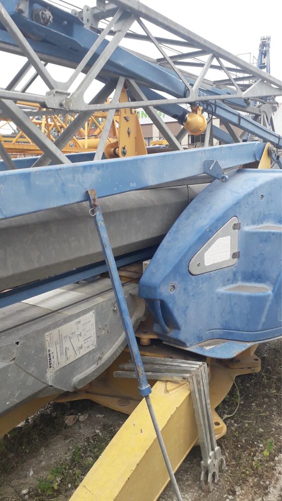 Vendo Grua de Marca POTAIN IGO 18 24 mt de lança 700KG