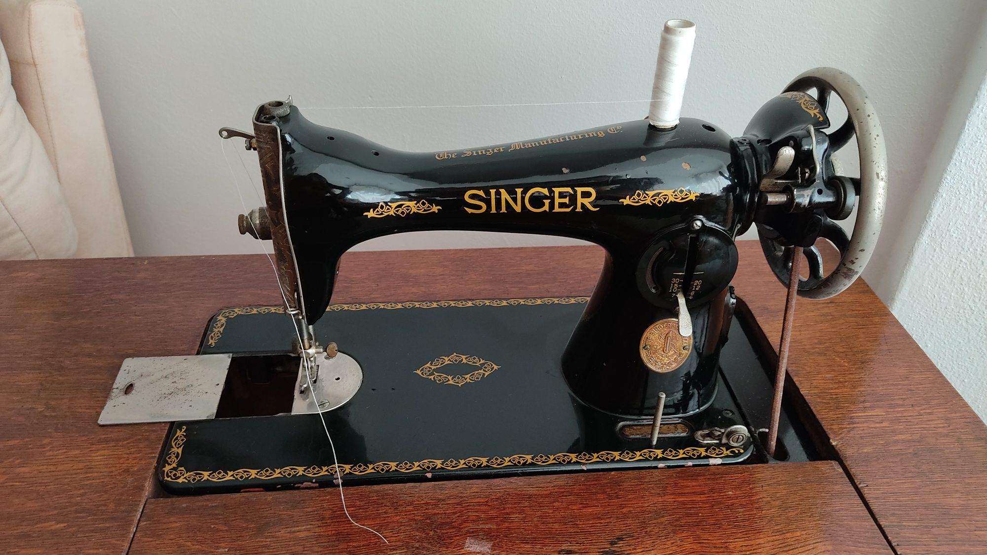 Máquina de costura antiga Singer