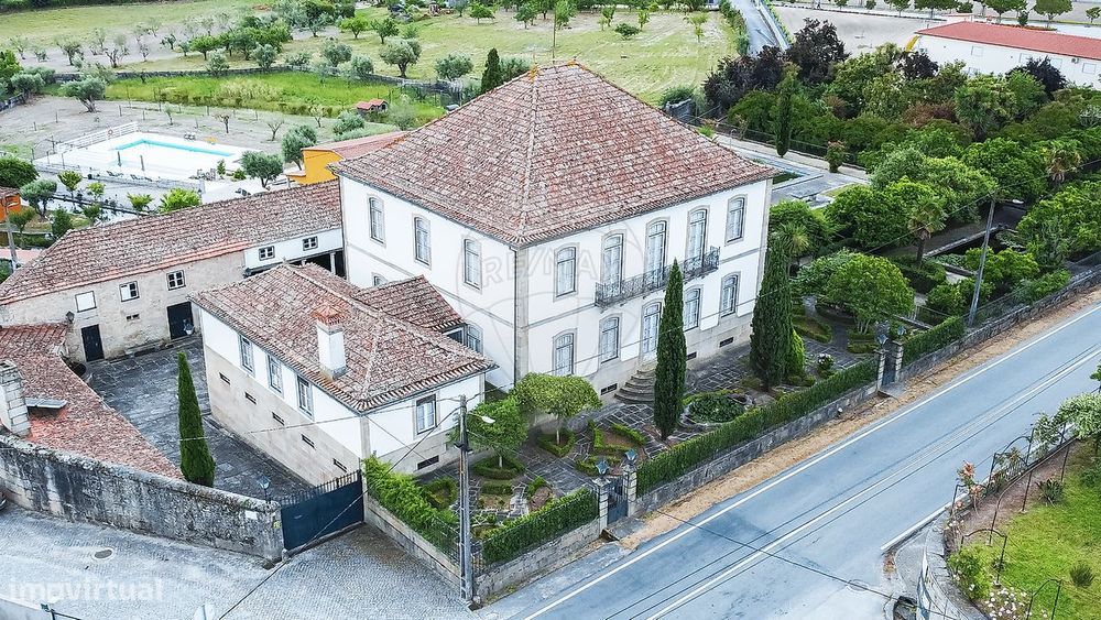 Moradia T12 para venda