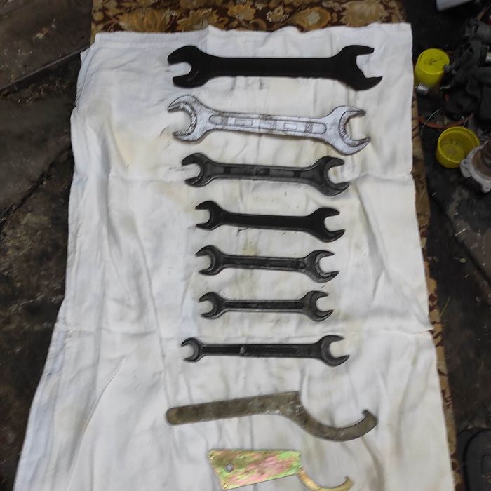 Ключи рожковые разные