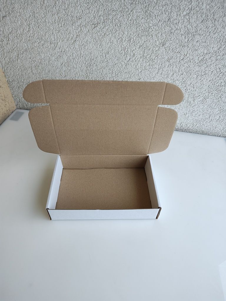 Pudełko  karton biały 198x124x42 szt 10