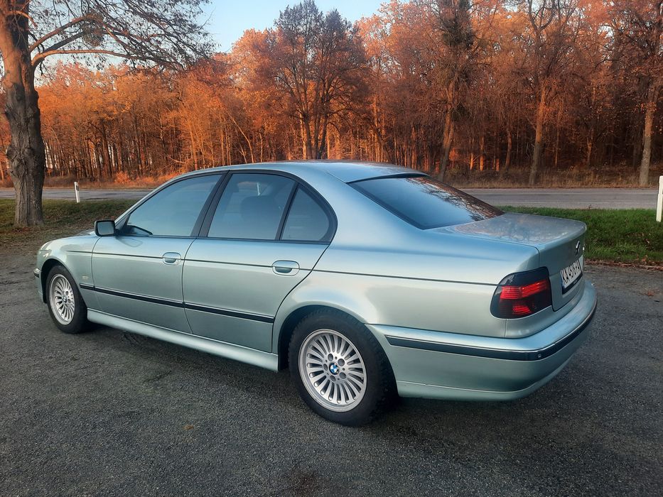 Продам легенду бмв