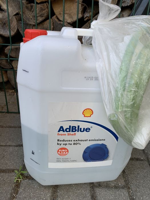 AdBlue baniak 20l kupiony na stacji Shell w baniaku zostalo 10l