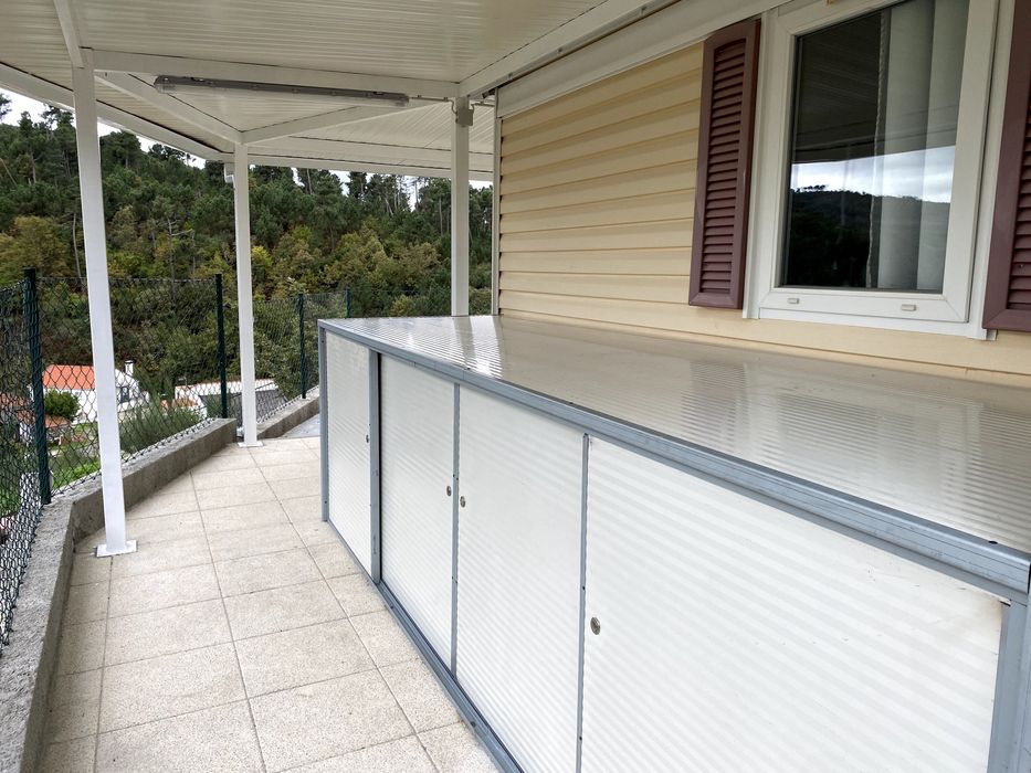 Casa T2 com Alpendre Coberto – Pronta a Habitar