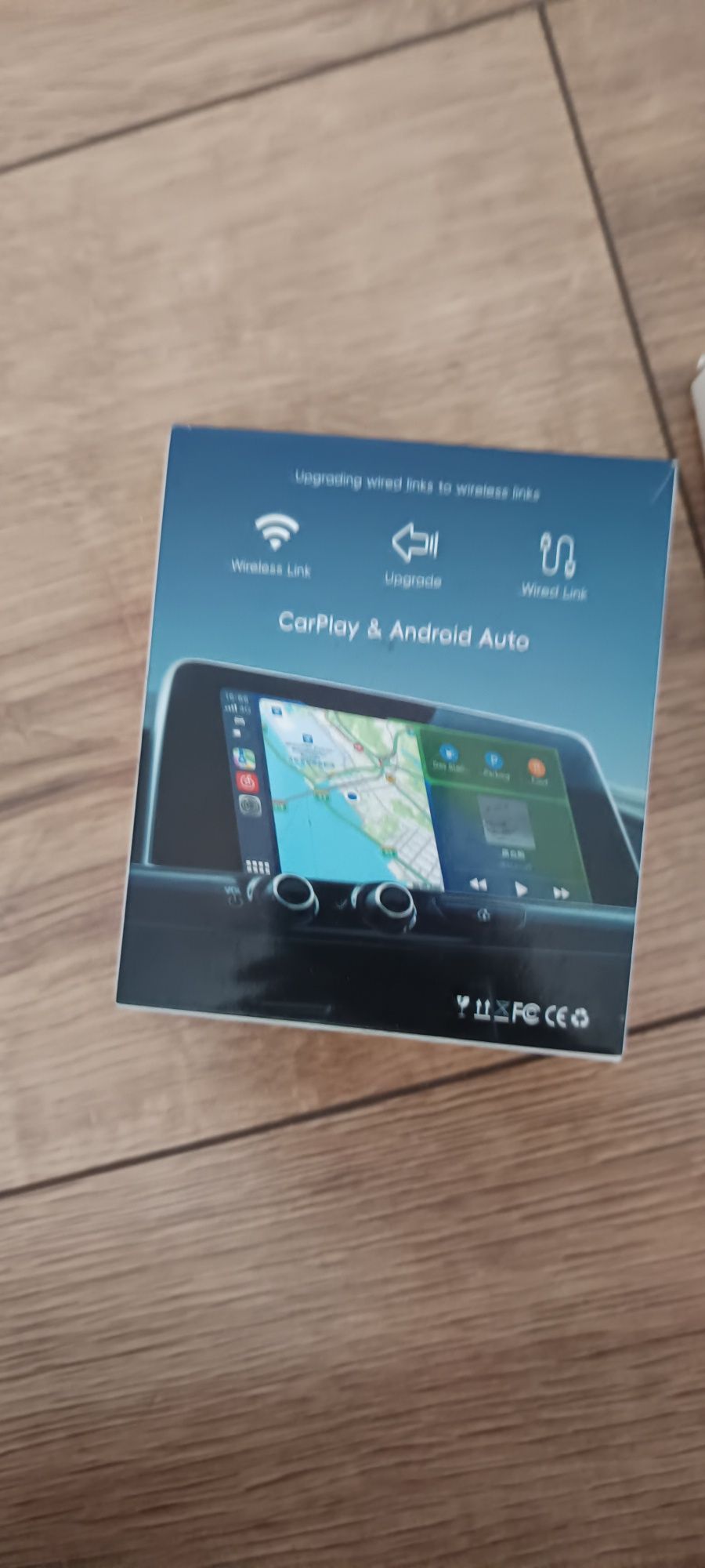 Bezprzewodowy adapter 2w1 CarPlay i AndroidAuto Pług and Play