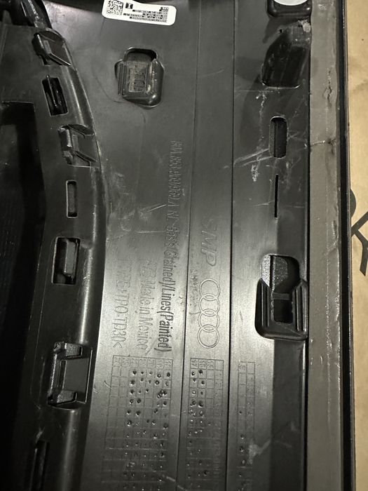 Молдінг накладка двері Audi Q5 80A рестайлінг задня ліва