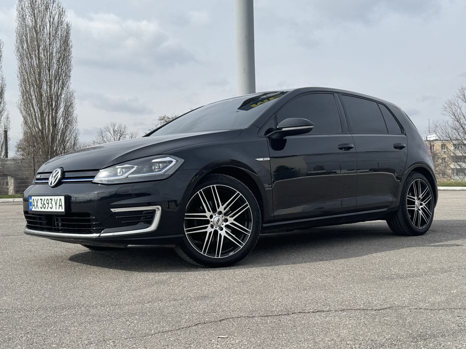 Продам самый максимальный TOP VW E-Golf 36kw 300 км