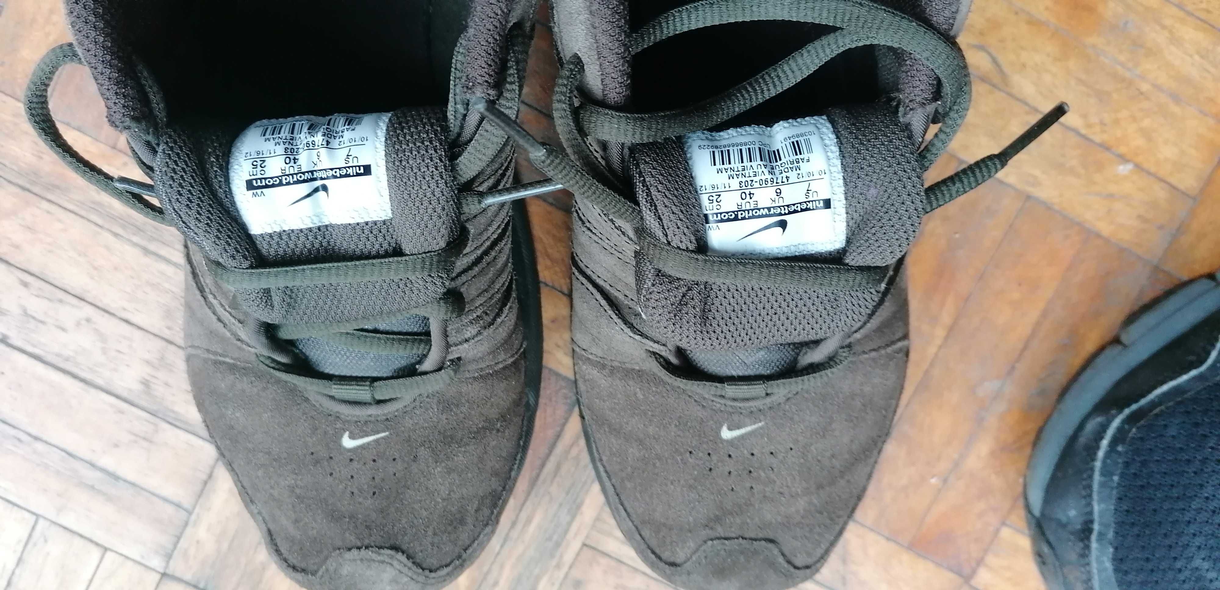 Sapatilhas de montanha castanhas Nike tamanho 40