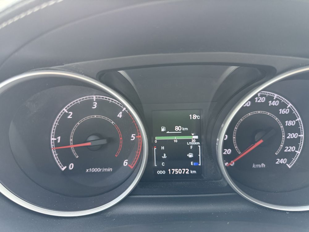 Mitsubishi Outlander II 2011 2.2 did Mivec 7 osobowy, full opcja