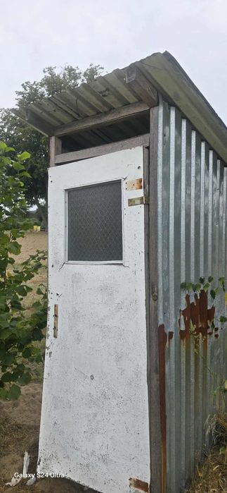 Tymczasowa toaleta na budowę