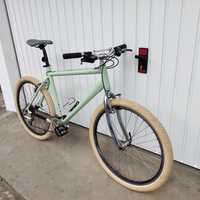 Bicicleta alumínio, roda 26 personalizada, usada, em bom estado