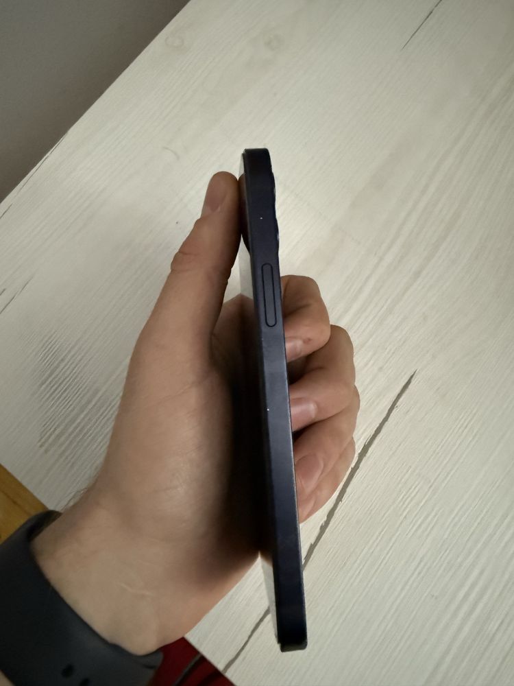 Продаю Iphone 12 black 128gb
