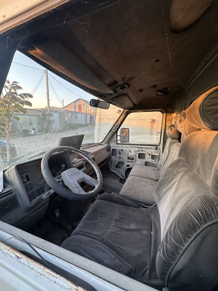 Авто Івеко грузбус