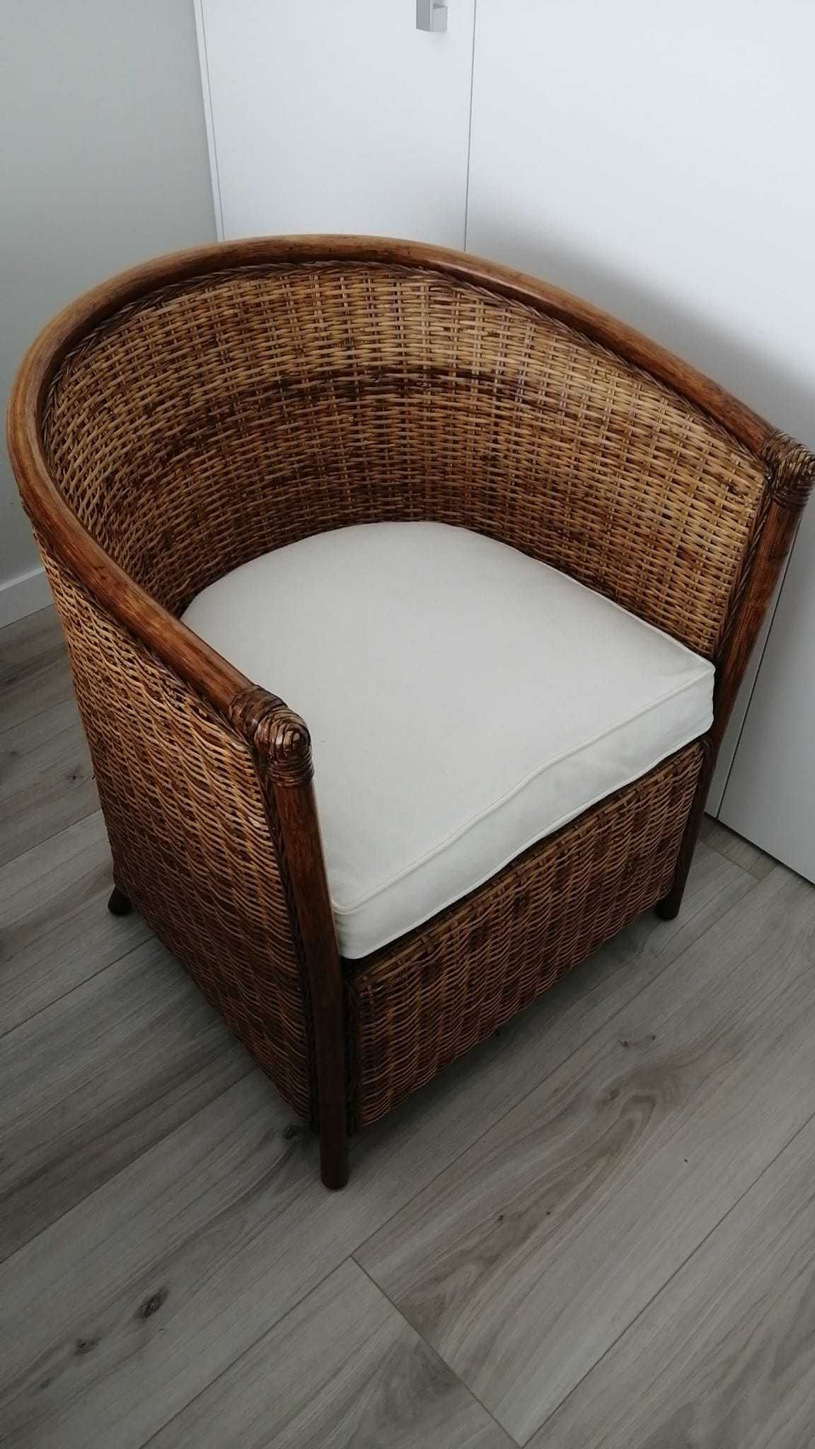 Cadeirão de quarto em bambu