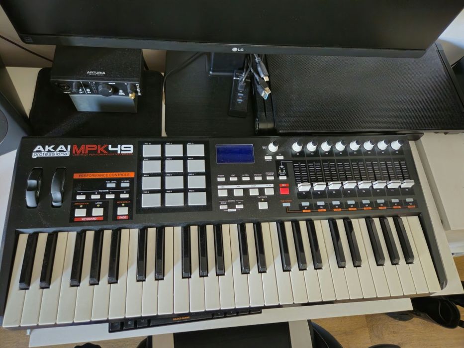 Klawisz sterujący Akai MPK49, stan bardzo dobry