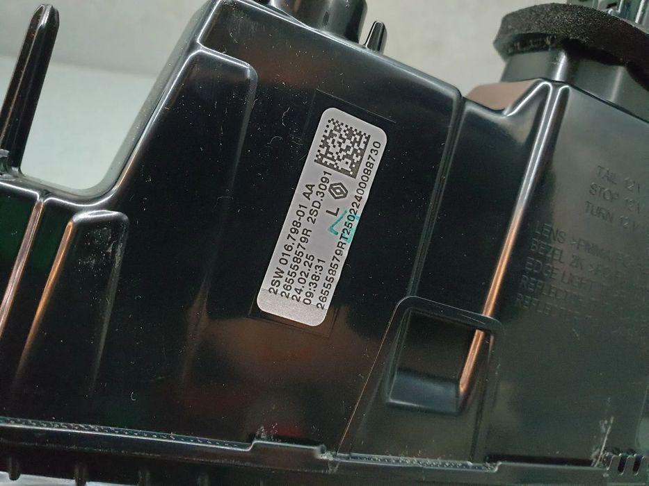 Farolim da mala esquerdo RENAULT Symbioz