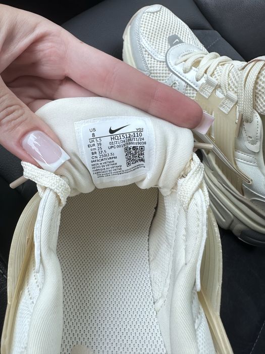 Оригінал! Кросівки Nike V2K RUN  розмір 39 -25см