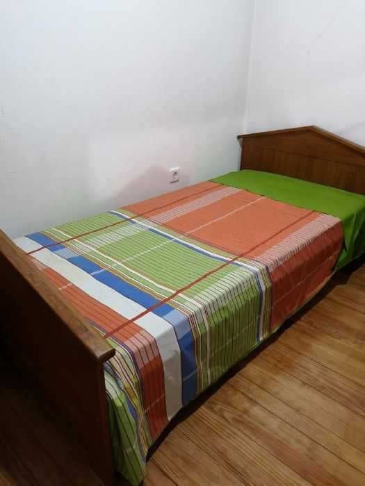 Mobília de solteiro