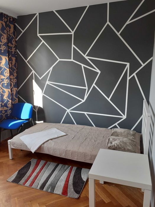 Dwupokojowy apartament z łazienką i kuchnią. 43m2, II piętro, winda.