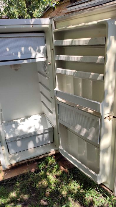 холодильник радянський 1966 року випуску.