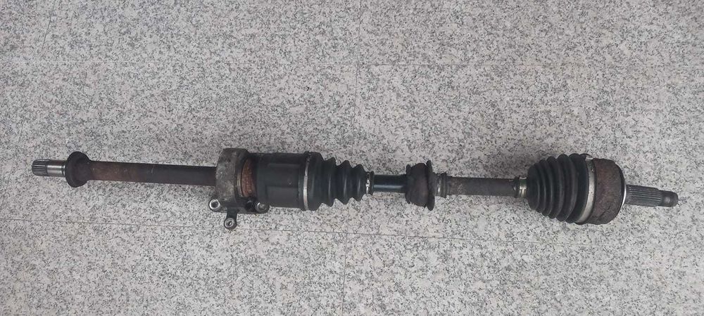 Prawa półoś Honda CRV 2 automat. 2.0 przód..