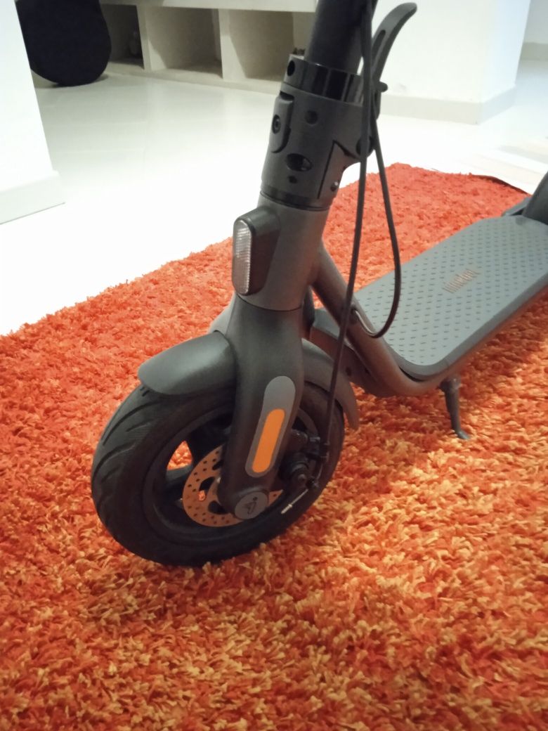 Trotinete elétrica Segway Ninebot F2E