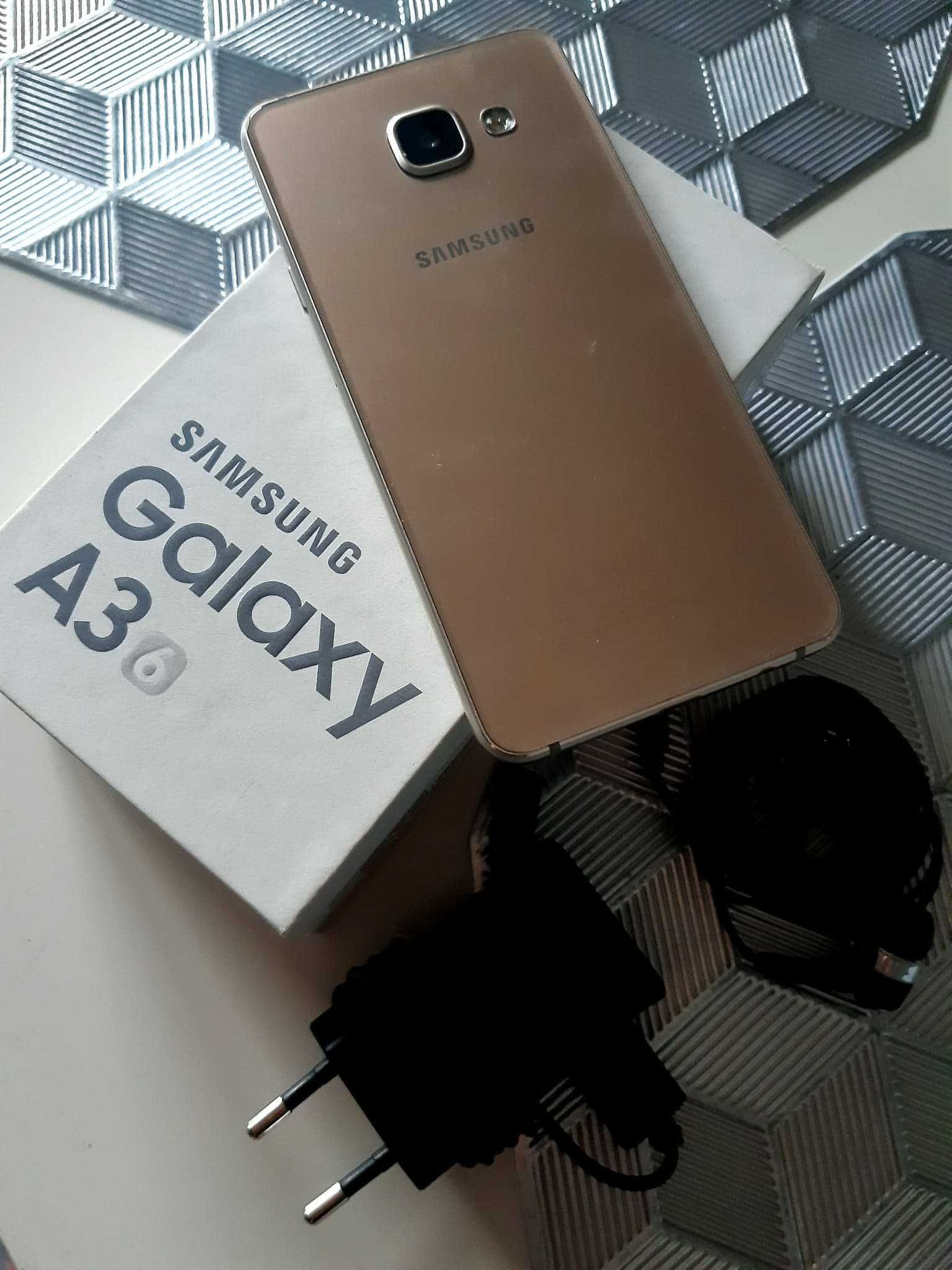 Samsung Galaxy A3, 16 GB, złoty