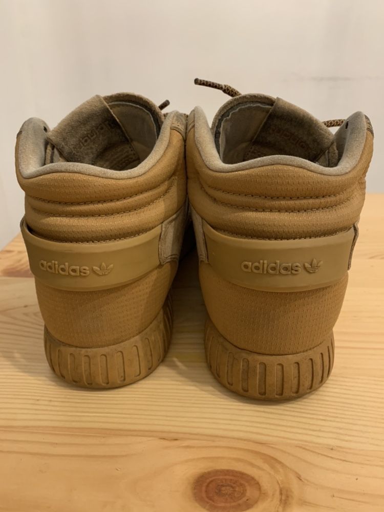 Sapatilhas Adidas bota