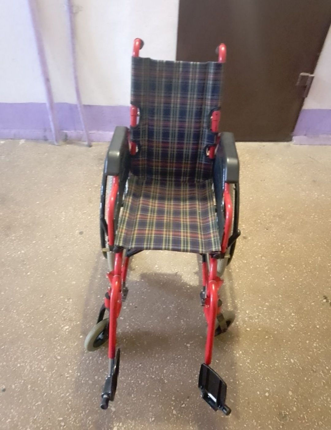 Узкая. Маленькая Інвалідна коляска,інвалідний візок,инвалидная коляска