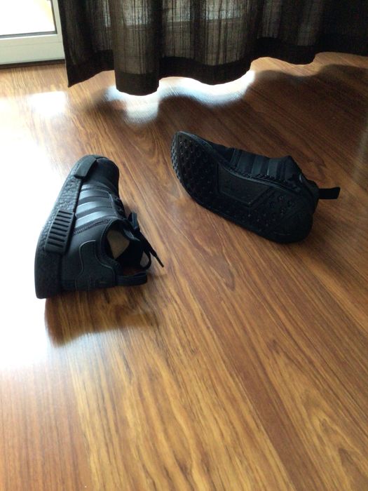 Adidas NMD_R1 (negro/negro)