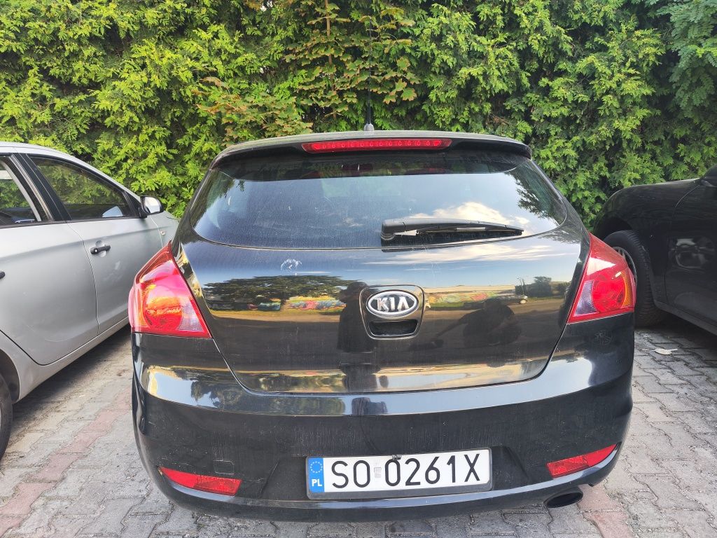 Kia Ceed 1.4 benzyna 2009 - uszkodzony