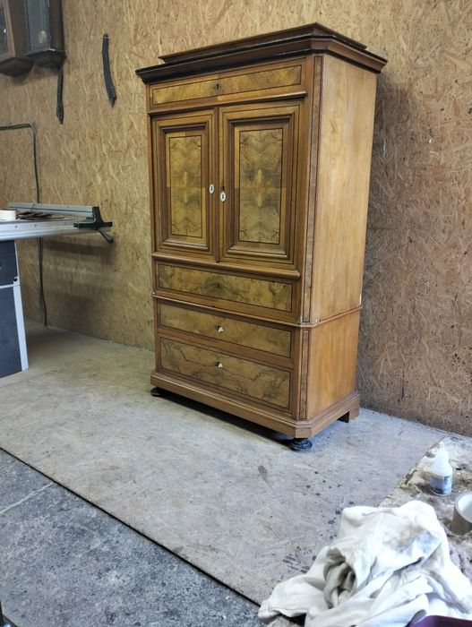 Stara szyfoniera z ok 1870r w orzechu