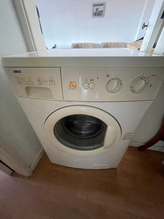 2 Máquinas de Lavar Roupa que ligam, mas não trabalham. Tambor solto?