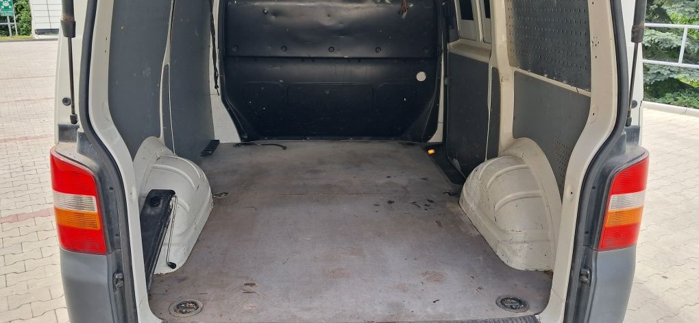Volkswagen T5 Transporter 1.9TDI klima Webasto czujnik parkowania