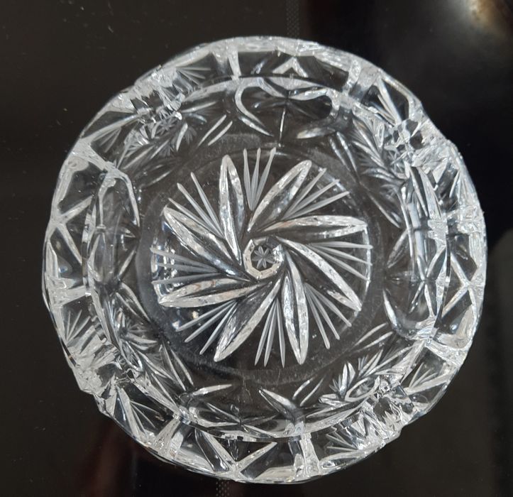 Kryształowa popielniczka