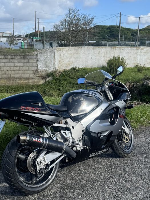 Suzuki GSX R 750 Srad