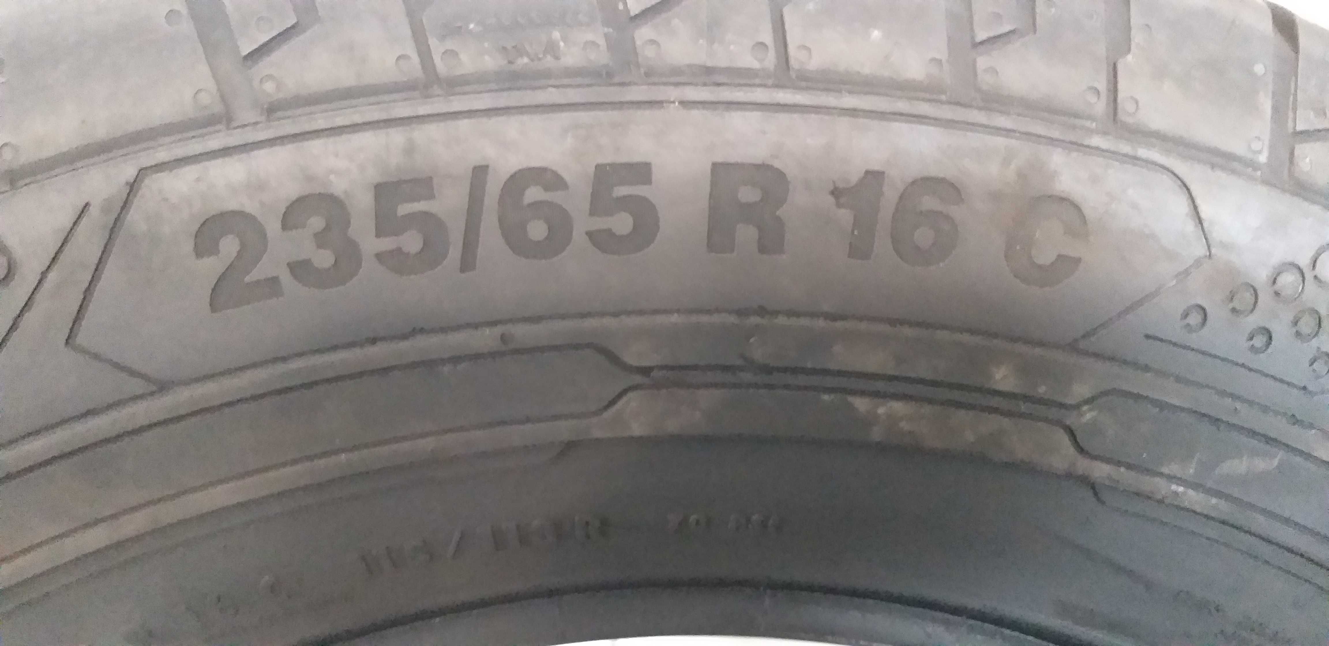 P556280M Para 235/65R16C Continental ContiVanContact200. 2023/2018 rok