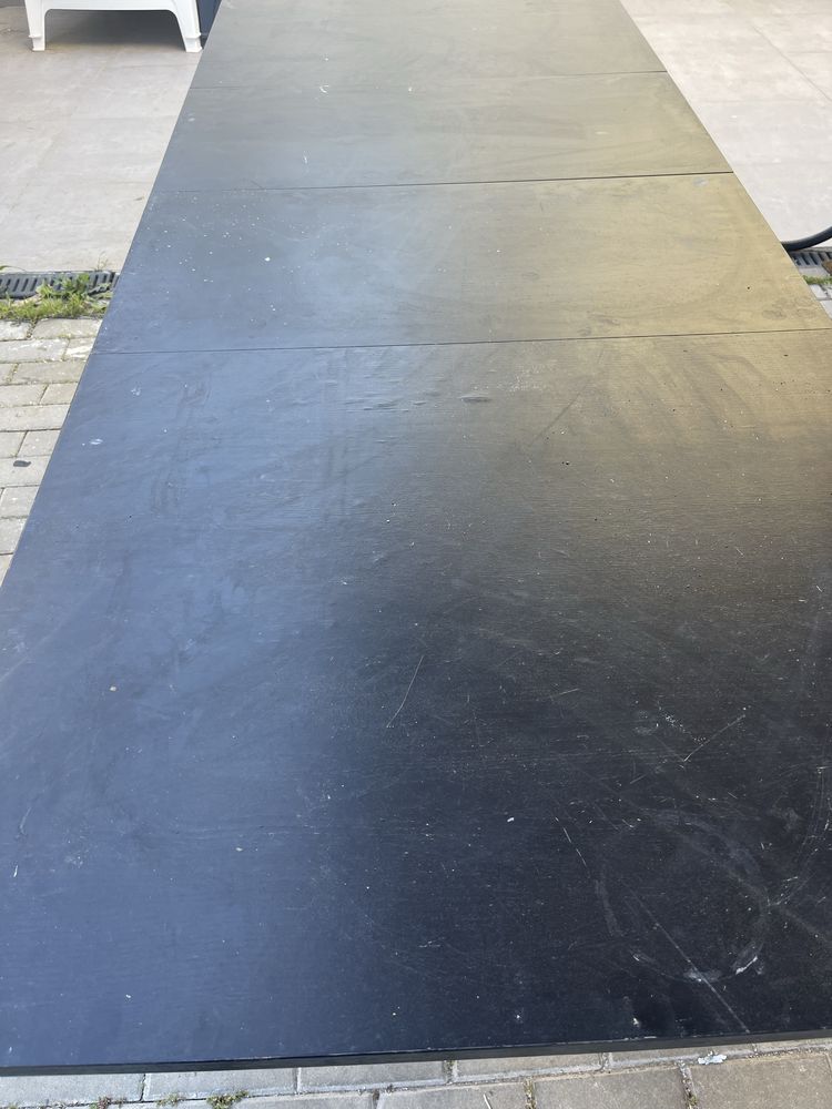 Mesa ikea preta em bom estado