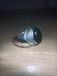 Sygnet y2k drip drill kamień czarny pierścionek kryształ