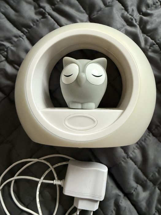 Zazu lampa nocna, reaguje na głos