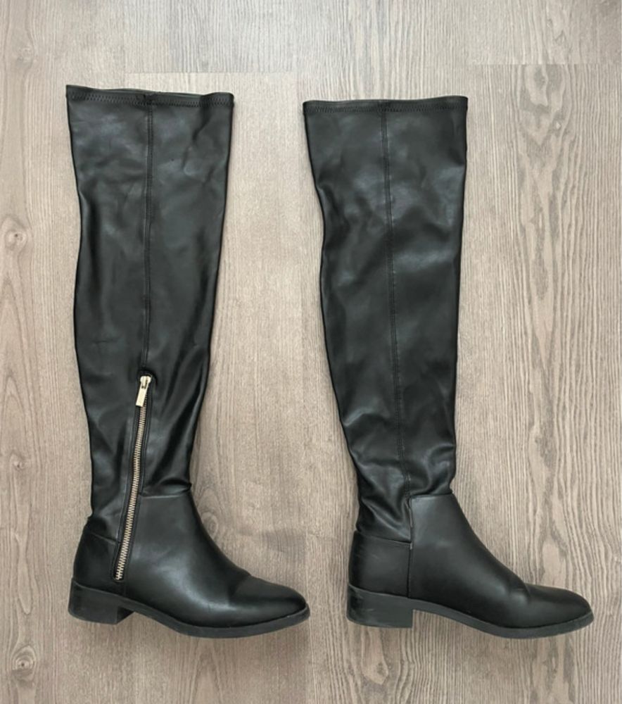 Botas pretas da Stadivarius (tamanho 36)