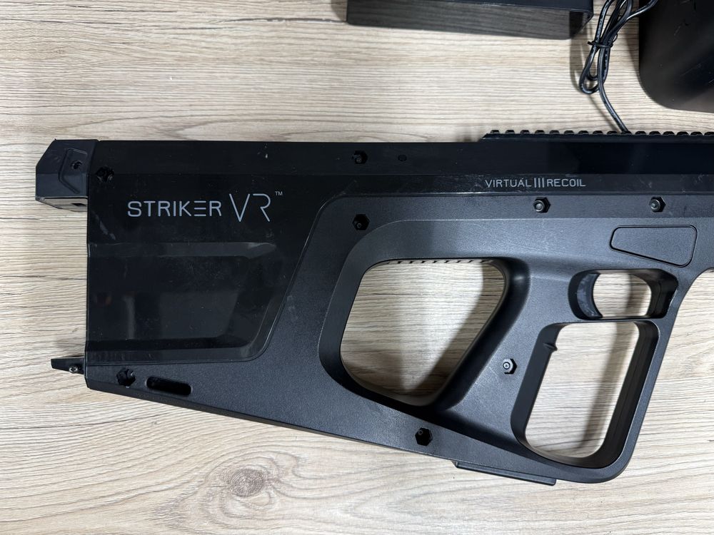 Striker VR Gun V3 — VR‐рушниця з віддачею Virtual Recoil